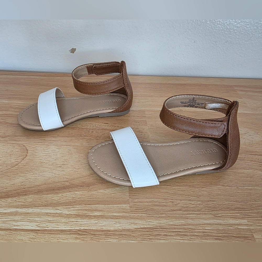 Old Navy Brown White Strappy Faux Leather Sandals Toddler Girls Size 8